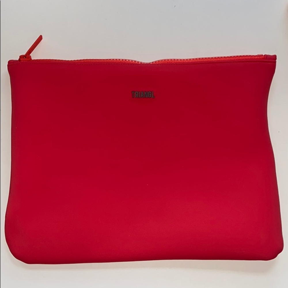 TRIANGL pouch (NWOT)
